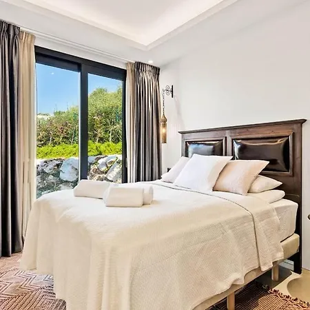 Villa V - Chic 6-bedroom In Olivos, *