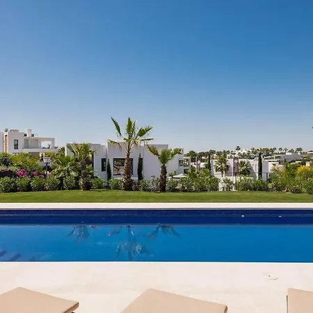 Villa V - Chic 6-bedroom In Olivos,