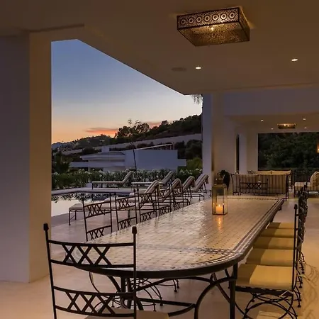 V - Chic 6-bedroom In Olivos, *